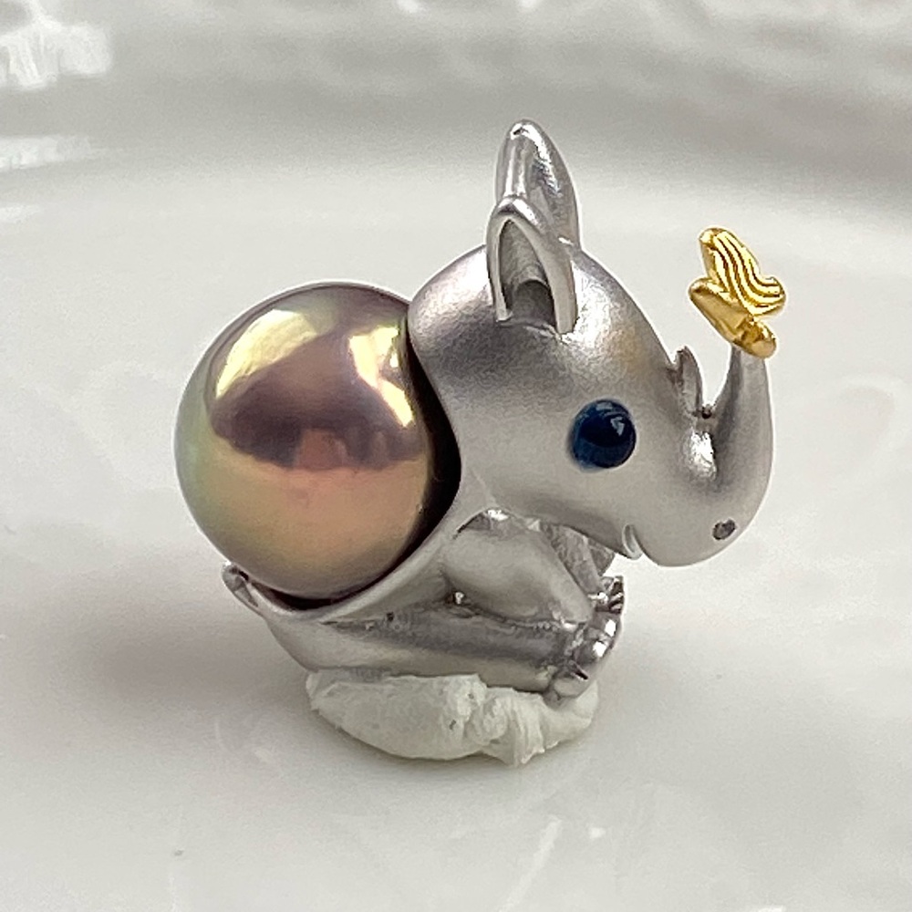 P146-Handmade High Quality S925 Edison Pearl Rhino Pendant